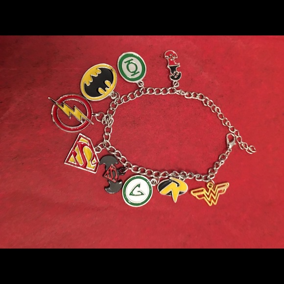 Silver Tone Justice league charms bracelet - Picture 6 of 8